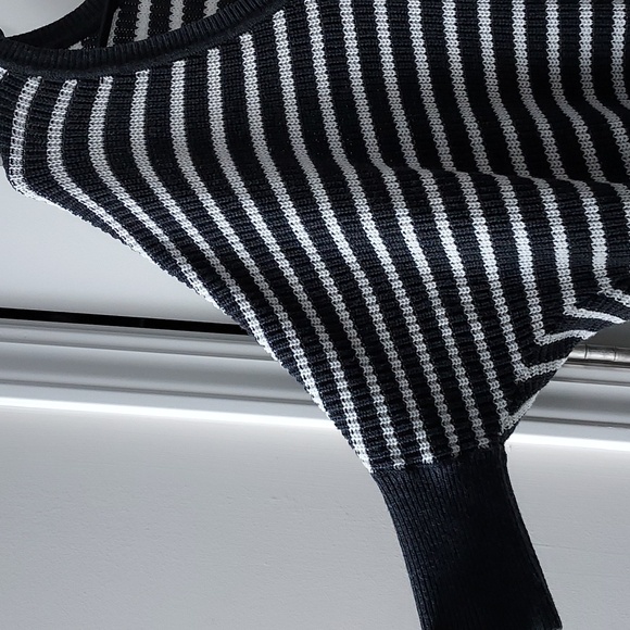Express 3/4 sleeve sweater s/p black white - Picture 2 of 9